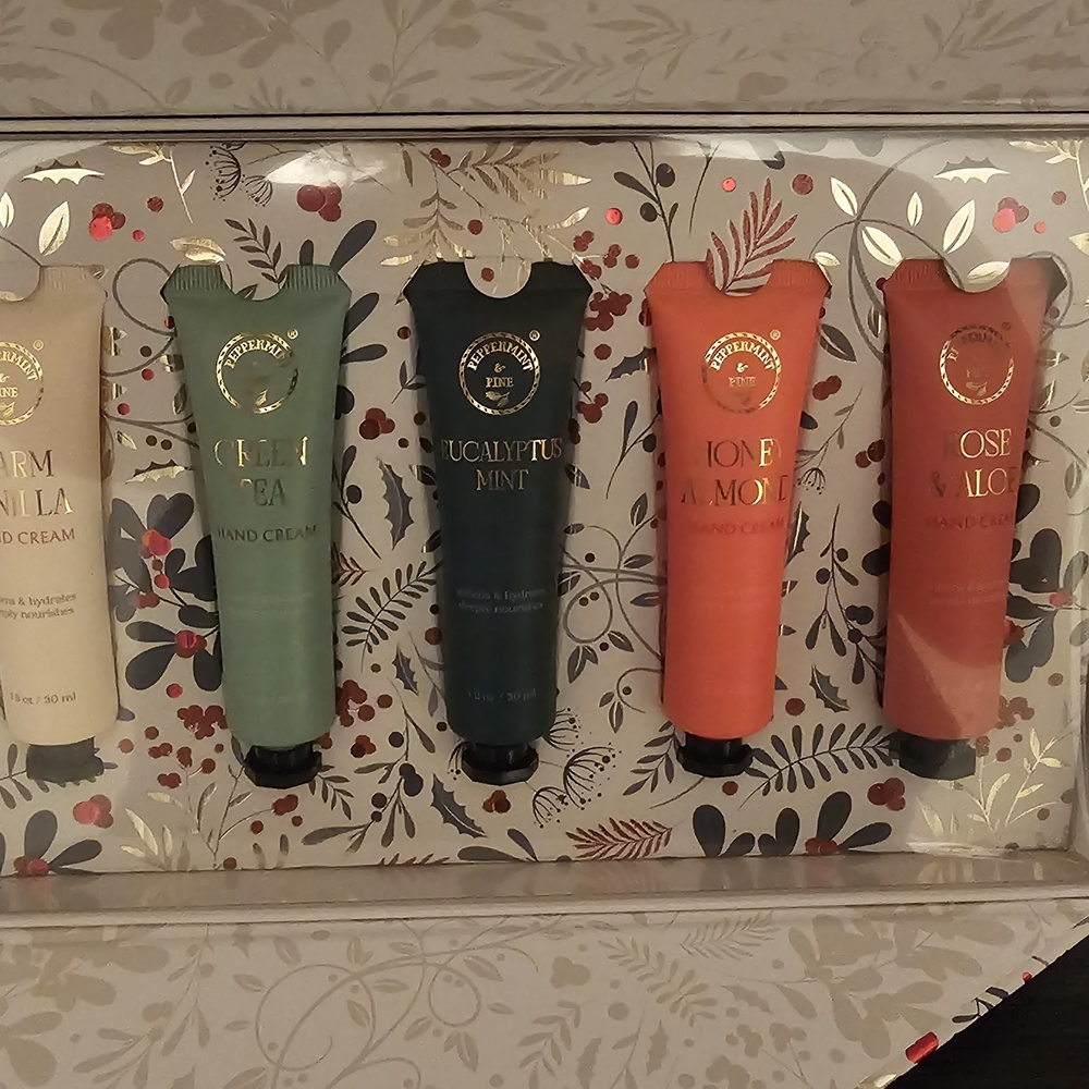 Hand Cream Collection Gift Set - Picture 3 of 5